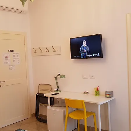 ベッド アンド ブレックファースト コルティチェッラ 24